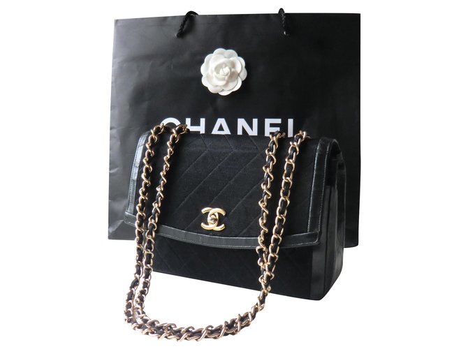 Timeless Chanel classic fabric bag Black Cloth  ref.160156