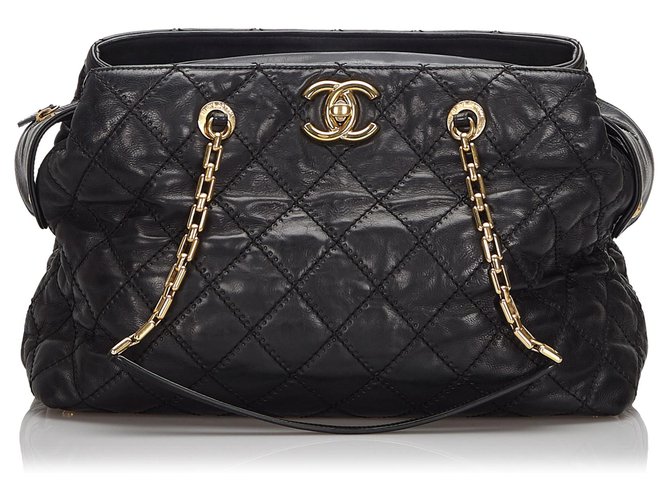 Borsa a tracolla Chanel in pelle trapuntata nera Nero  ref.160225