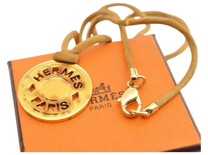 Colar vintage Hermès Dourado Banhado a ouro  ref.160851