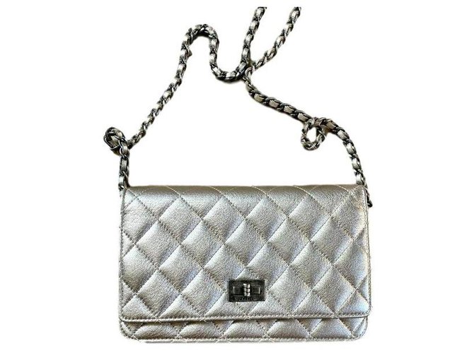 Chanel Handbags Leather  ref.161142