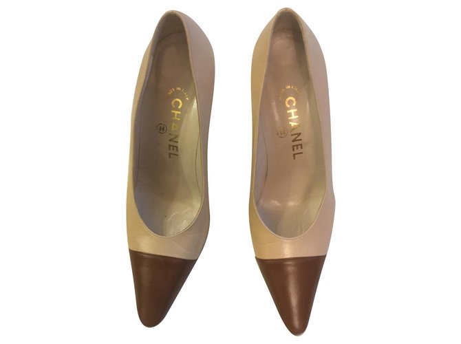 Chanel Beige pumps with camel ends Leather  ref.161167
