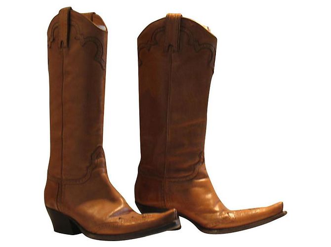 Botas Western Sartore em couro caramelo