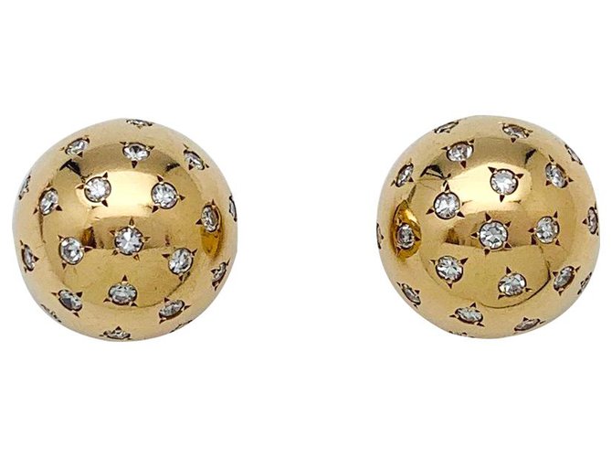 Boucles d'oreilles Van Cleef & Arpels en or jaune et diamants.  ref.161497