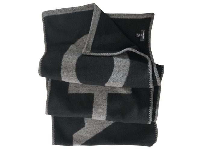 Chanel large scarf Black Silk Wool  ref.161522