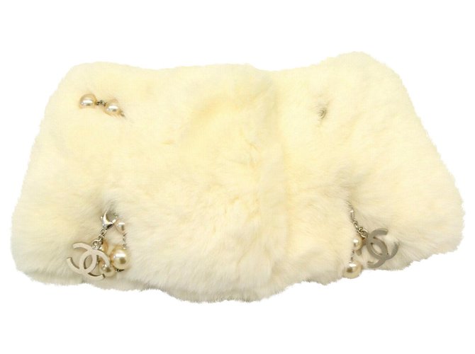 Chanel 100% Lapin Fur Schalldämpfer Weiß Pelz  ref.162359