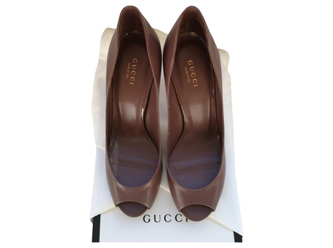 Zapatos de punta abierta Gucci Cuero  ref.162396