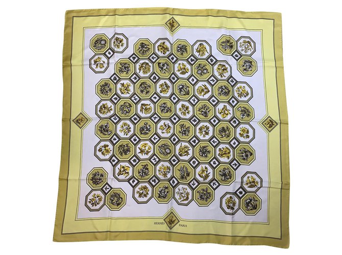 Hermès tiles Yellow Silk  ref.162434