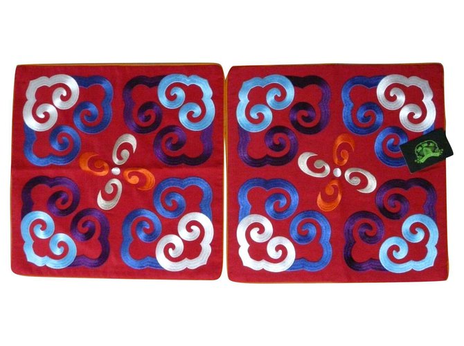 2 housses de coussins rouge 46 x 46 cm Shanghai Tang "Yun" Soie  ref.162591