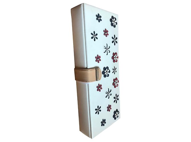 Autre Marque Wolf Blossom Jewelry Box White Leather