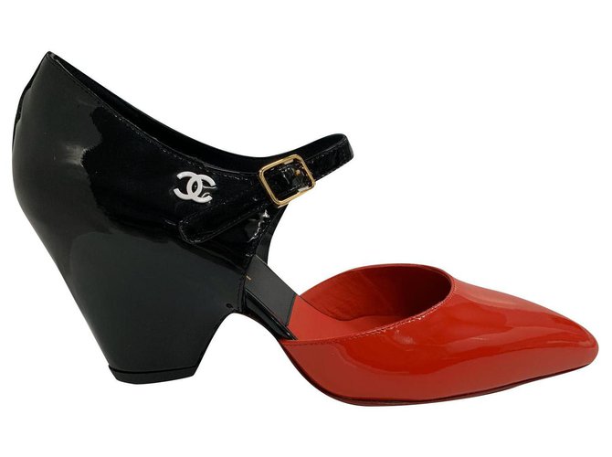Chanel hell Black Patent leather  ref.163319