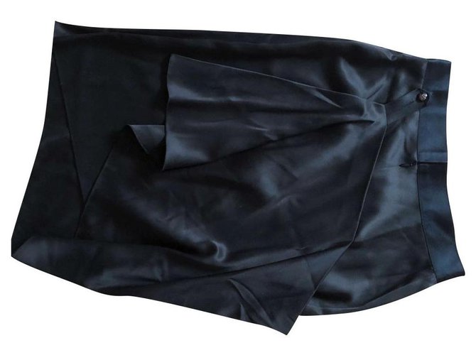 Chanel Skirts Black Silk  ref.163648