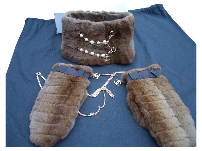 Chanel removable collar and mittens Light brown Fur  ref.163830
