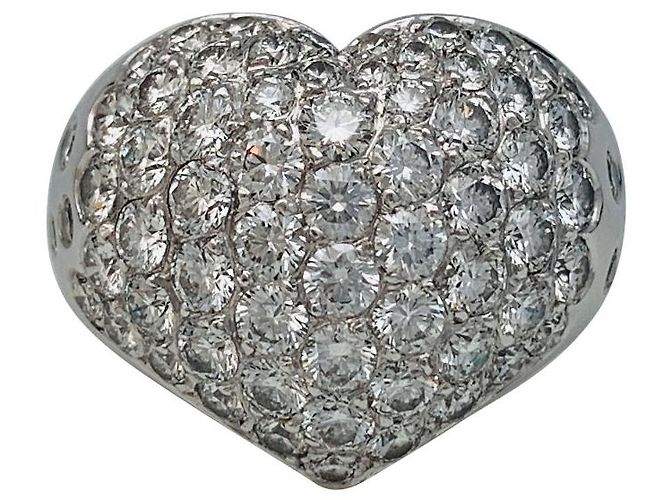 Anillo corazón Repossi en oro blanco, diamantes.