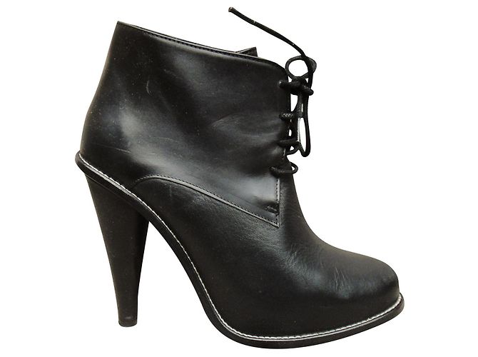 low heeled boots Opening Ceremony p 36 new condition Black