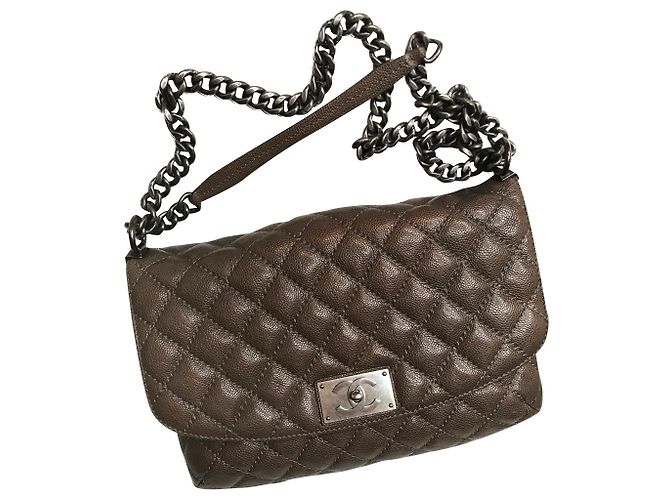 Chanel Jumbo Flap Bag em caviar Marrom Taupe Cinza antracite