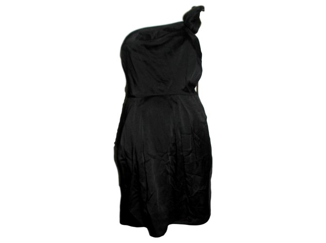 Bcbg Max Azria Un vestido de cóctel con hombros Negro Poliéster Acetato Satén  ref.165027