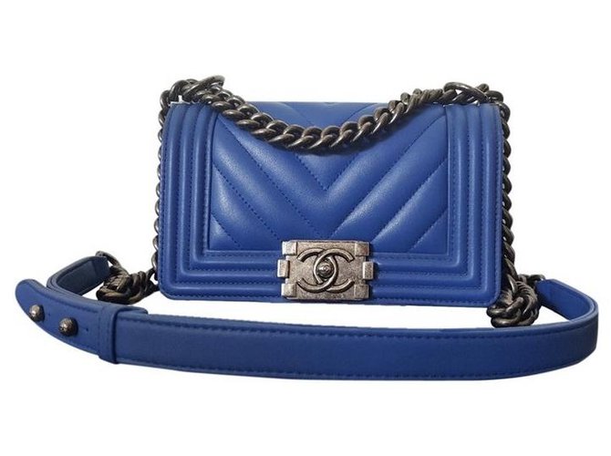 Chanel Boy (Petit) Blue Leather  ref.165076
