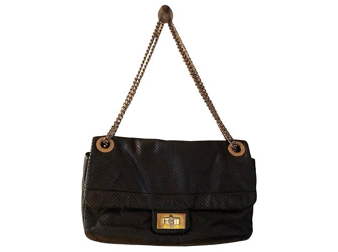 Bolso CHANEL perforado 2,55 Negro
