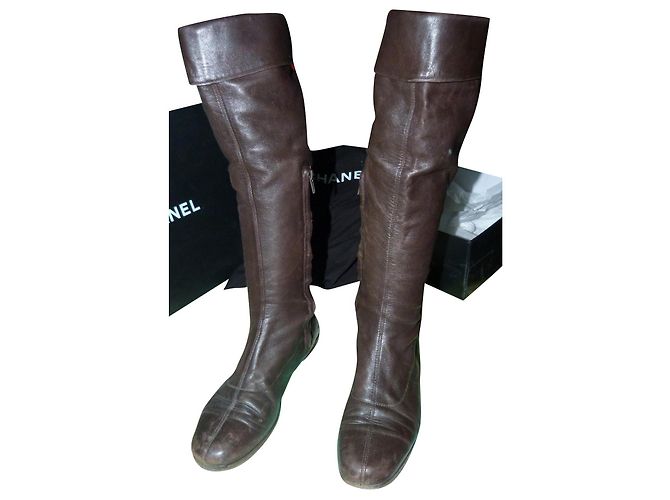 Botas Chanel de couro marrom escuro Castanho escuro