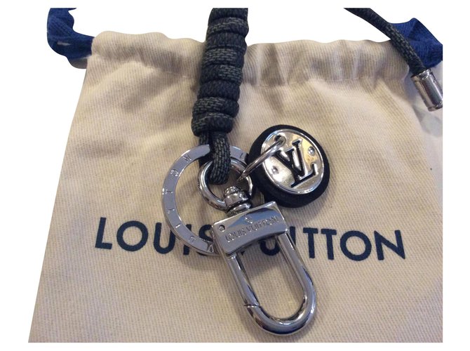 Louis Vuitton Key holder and bag charm, Grey Leather  ref.165420