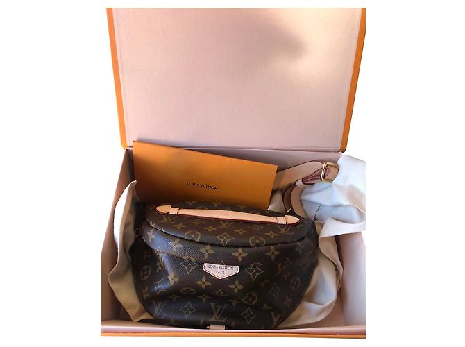 Louis Vuitton bumbag novo Marrom