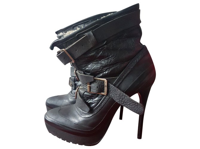 Burberry Ankle Boots Black Leather Fur  ref.165550