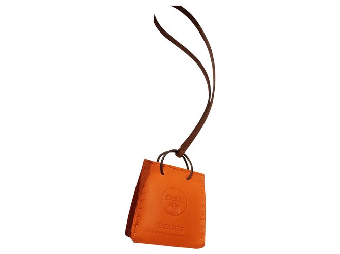 Hermès Bolso de compras con encanto Hermes Naranja Marrón claro Piel de cordero  ref.165568
