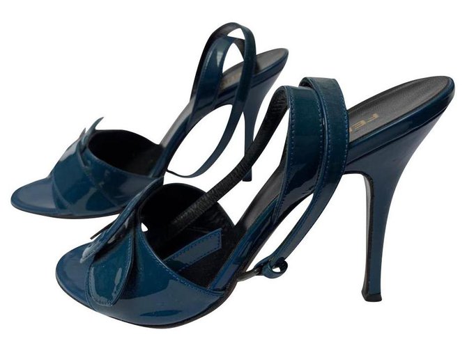 Blue Fendi pumps Navy blue Patent leather  ref.166010