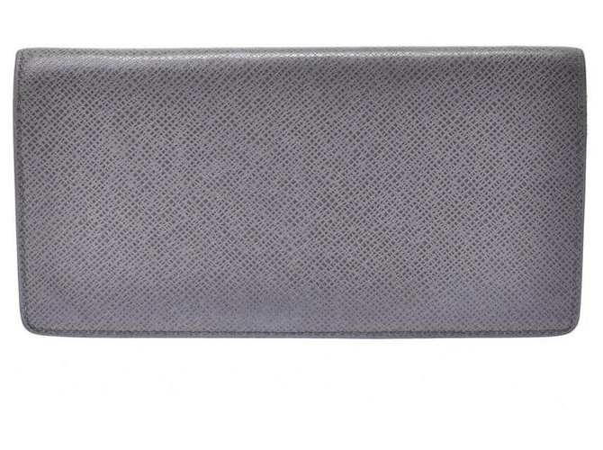 Louis Vuitton Taiga Plat the Gracie Grey Leather  ref.166544