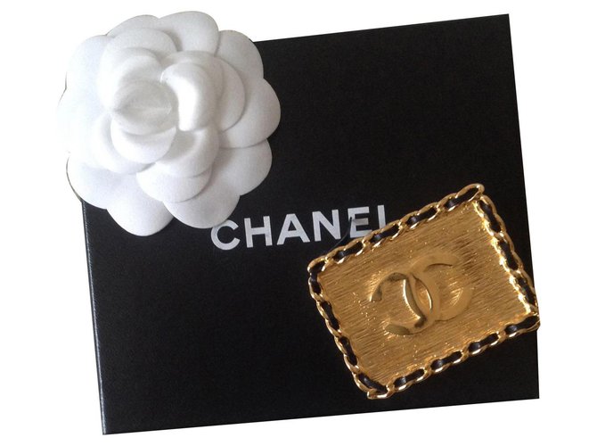 Chanel 2006 Dourado Metal  ref.166581