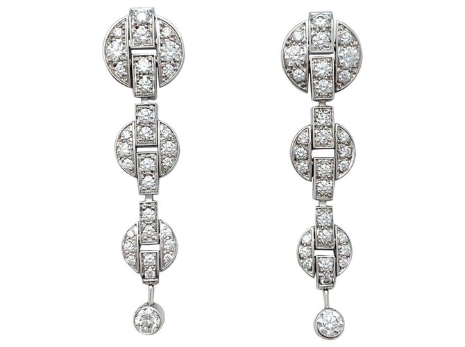 Pendientes Cartier modelo "Pendientes Himalia" en oro blanco, diamantes.  ref.166611