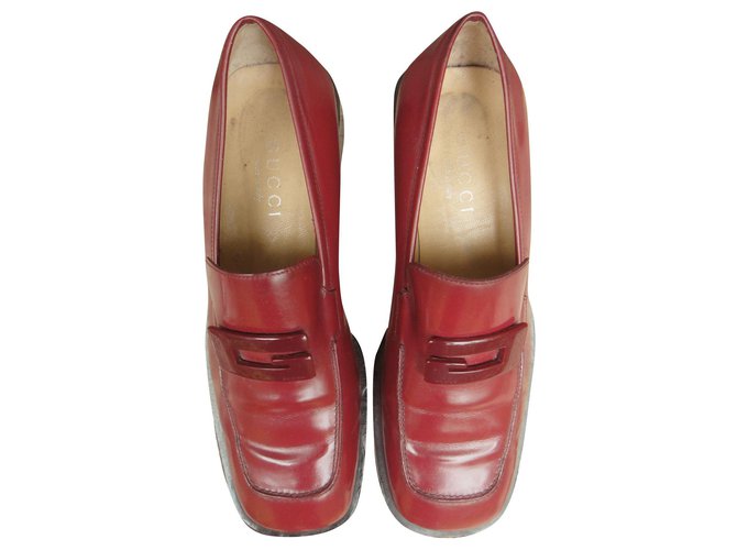 gucci p loafers 37 1/2 Red Leather  ref.167170