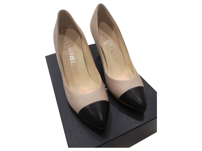 Chanel classic beige and black heels pumps shoes EU37.5 Leather  ref.167704