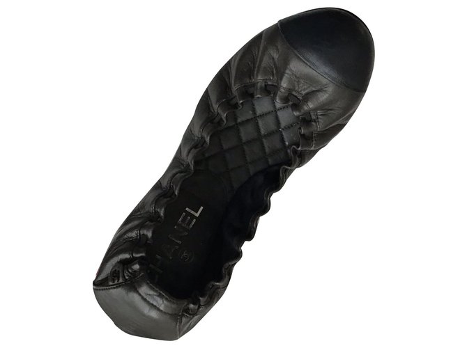Chanel Zapatillas de ballet Marrón oscuro Cuero Piel de cordero  ref.167739