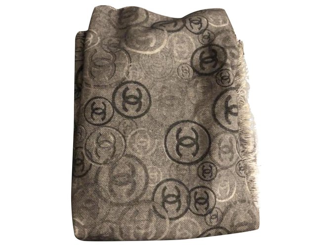 Chanel Scarves Silvery Cashmere  ref.167783
