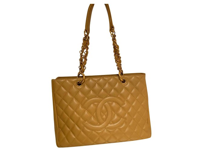 Chanel Bege Couro  ref.168413