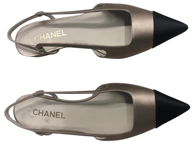 Chanel sandalo D'oro Pelle  ref.168557