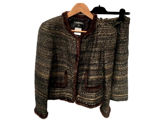 Chanel Skirt suit Brown Golden Fur Tweed  ref.168634