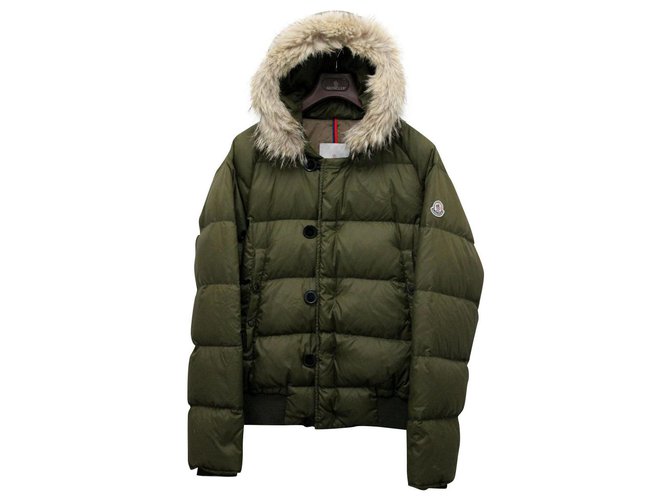 Moncler jaqueta com capuz para baixo com pele genuína Verde oliva Poliamida  ref.168636