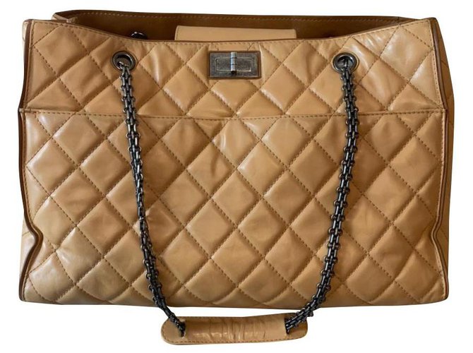 Chanel Bege Couro  ref.168838