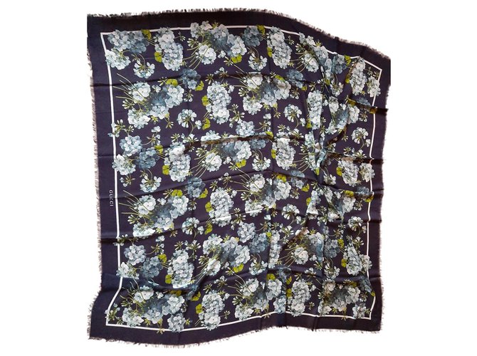 Gucci Shawl with floral pattern Blue  ref.168928