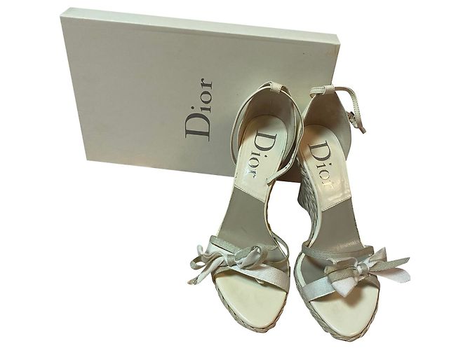 Mules à compensées Christian Dior en cuir couleur eggshell 38.5 Blanc cassé