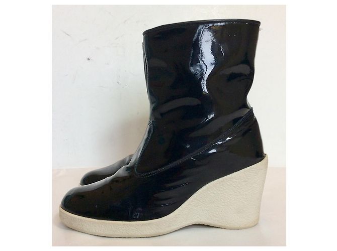Mm6 Botas negras de charol