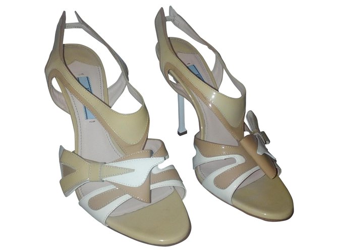 Prada Beige Sandalen Lackleder  ref.169337