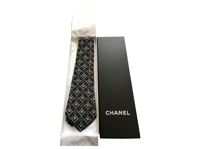 Chanel Corbatas Azul marino Seda  ref.169364
