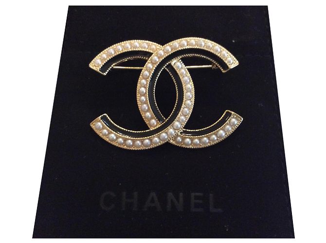 Spilla Chanel Nera e Perla D'oro