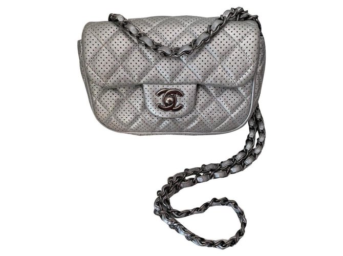 Chanel Silvery Leather  ref.169787