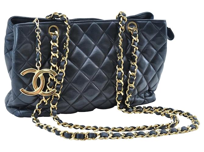 Chanel Matelasse shoulder bag Black Leather  ref.169976