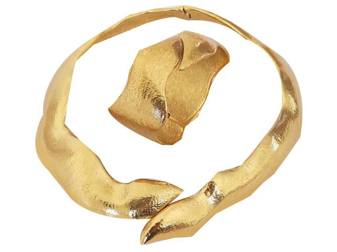 Yves Saint Laurent Conjuntos de joalharia Dourado Metal  ref.170034