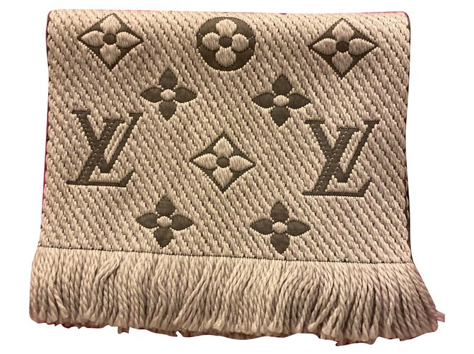 Louis Vuitton Logomanie Laine Gris  ref.170402